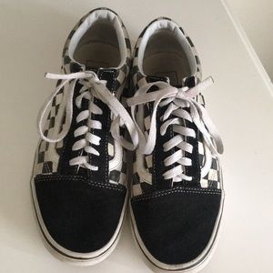 black and white checkered women’s vans 7.5